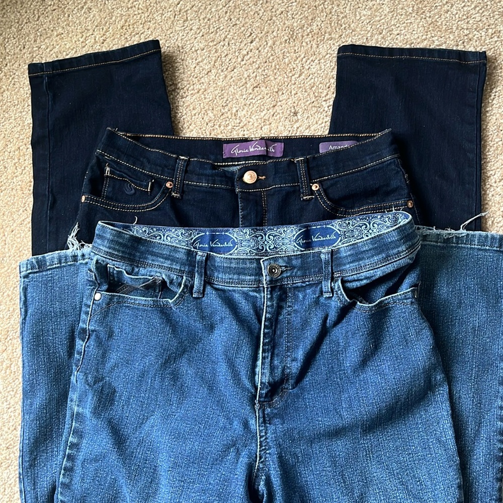 2 pairs Gloria Vanderbilt jeans